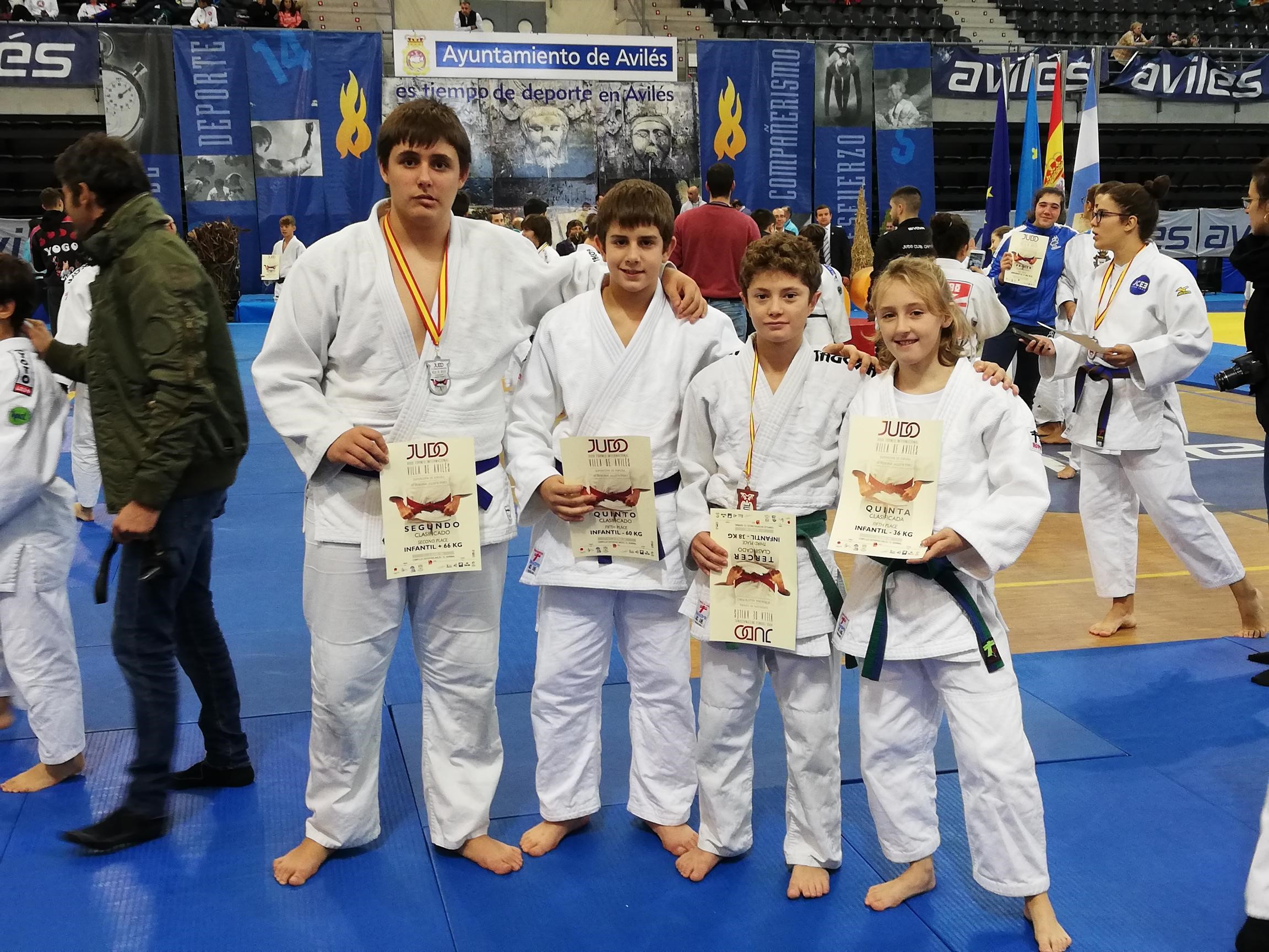 Cuatro medallas para los Navarros en la Supercopa Infantil y Cadete y Torneo Junior Avil&eacute;s. 27 y 28 -10-18